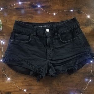 Black hi-rise festival American Eagle shorts